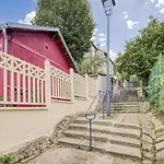Bright Modern Just Minutes From Paris