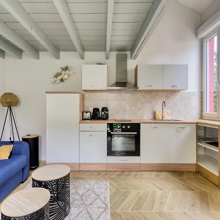 Apartment Bright Modern Just Minutes From Paris *