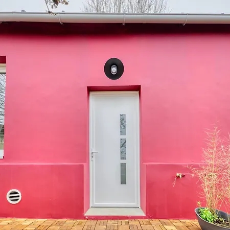 Bright Modern Just Minutes From Paris