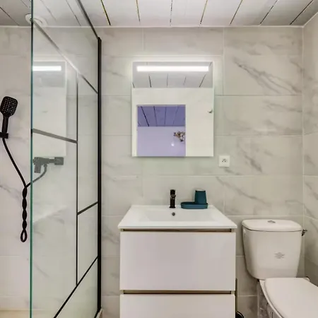 Bright Modern Just Minutes From Paris Apartment