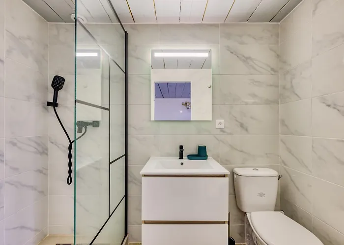 Bright Modern Just Minutes From Paris Apartamento Issy-les-Moulineaux