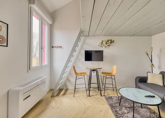 Bright Modern Just Minutes From Paris Issy-les-Moulineaux