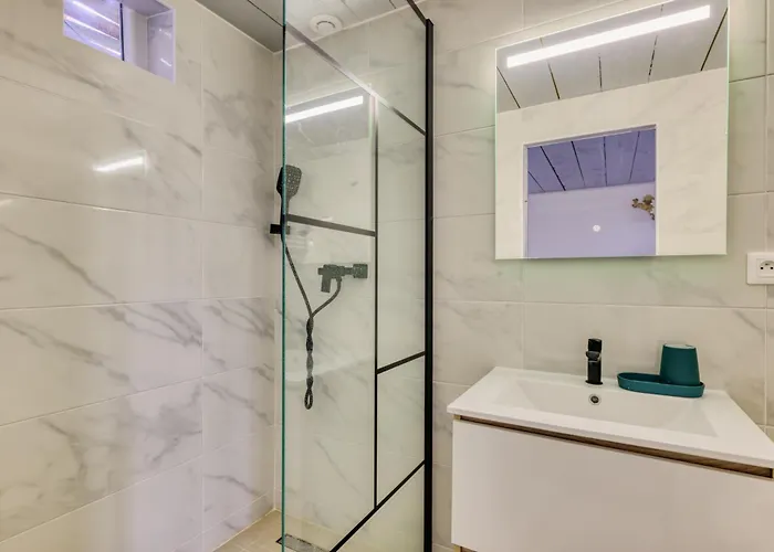 Bright Modern Just Minutes From Paris Apartamento