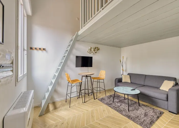 Bright Modern Just Minutes From Paris Issy-les-Moulineaux