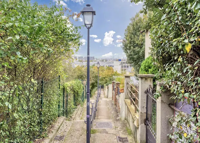 Bright Modern Just Minutes From Paris *